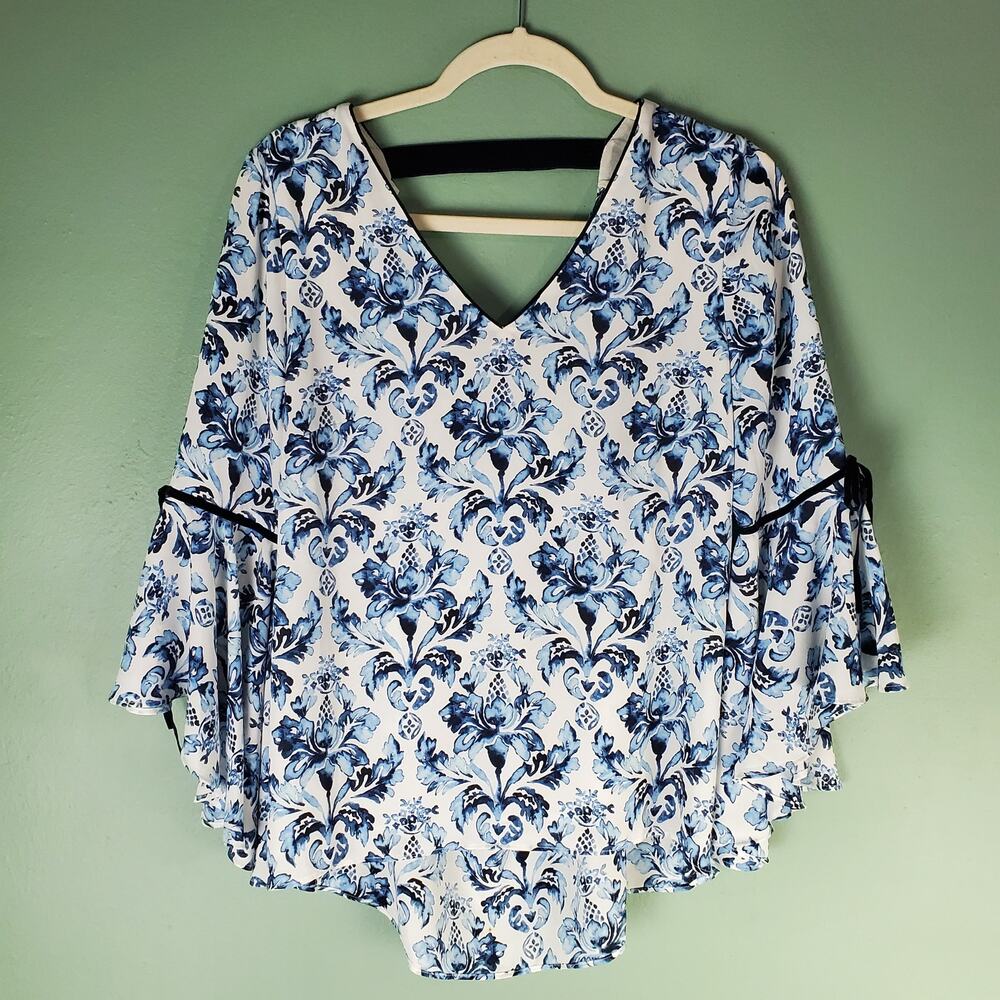 White House Black Market Womens Blue White Floral Bell Sleeve Blouse Top Size 4